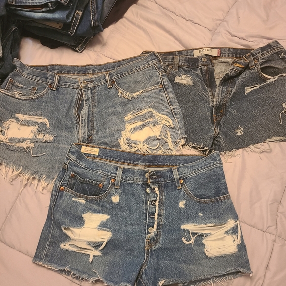 Tons of jeans! - Picture 6 of 11